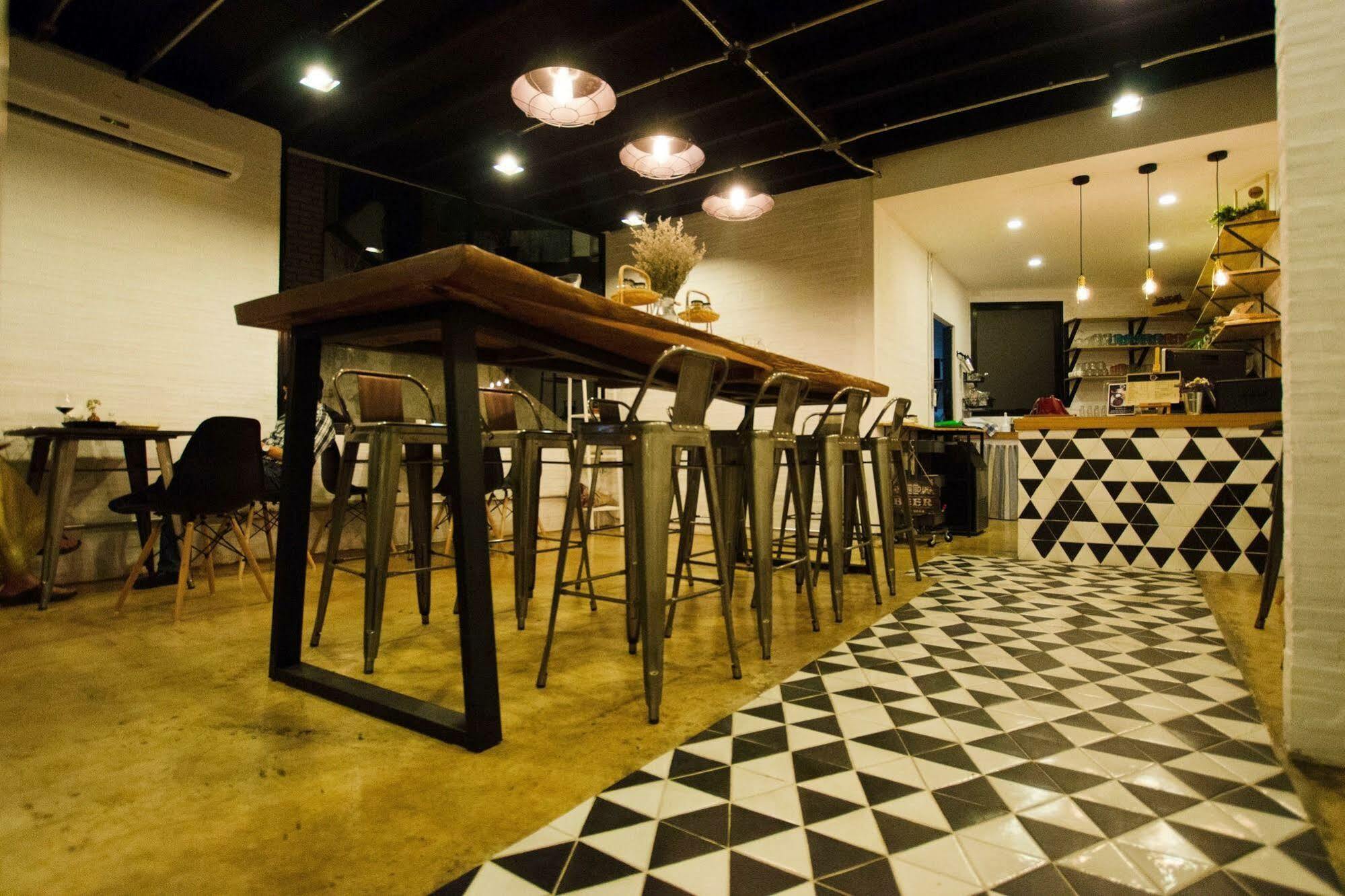 Strips The Poshtel Hostel Chiang Mai