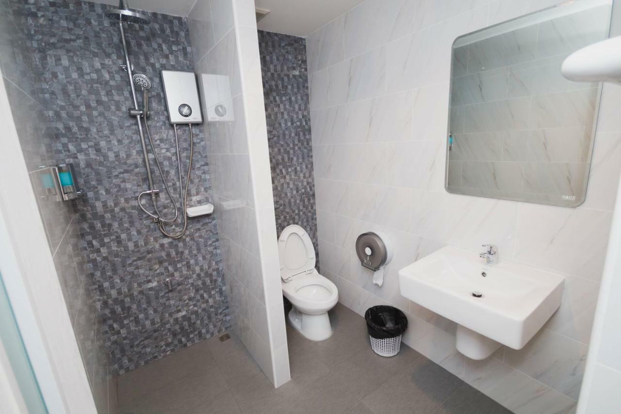 Hotel The Y Smart 2*