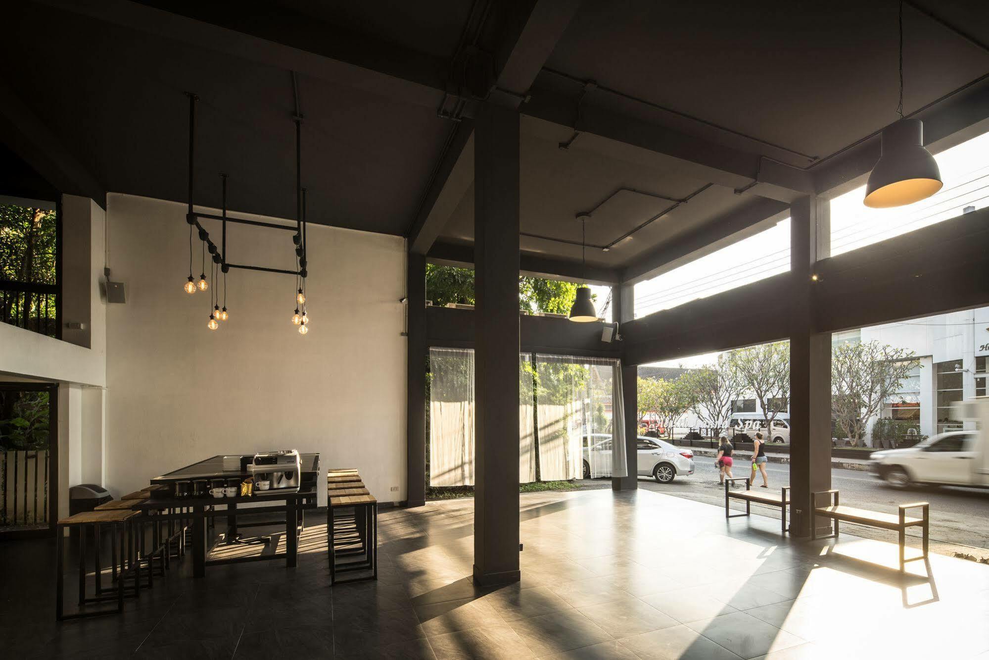 Hostel The Common Chiang Mai
