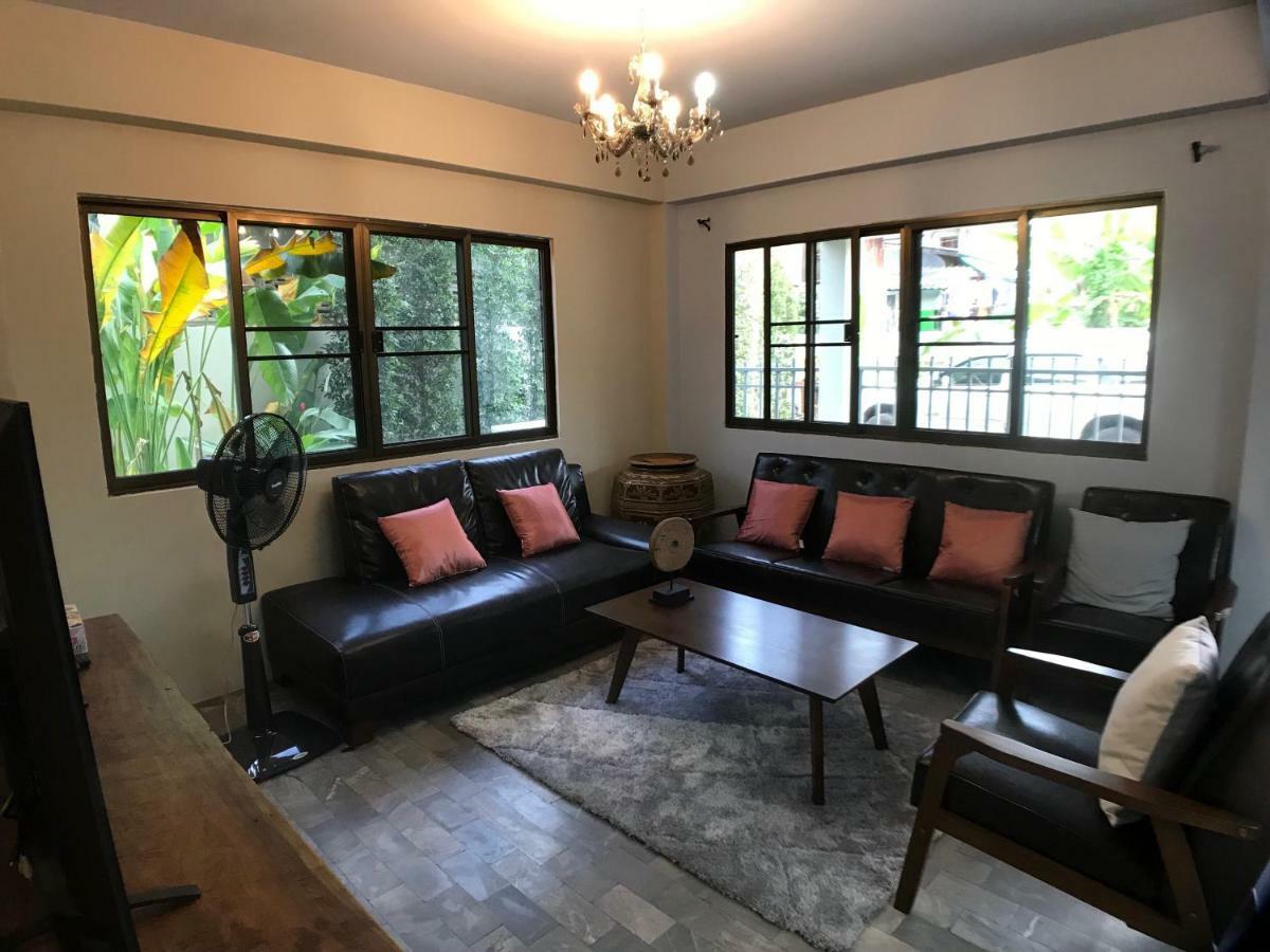 8th House @ Center Of Chiangmai Old Town