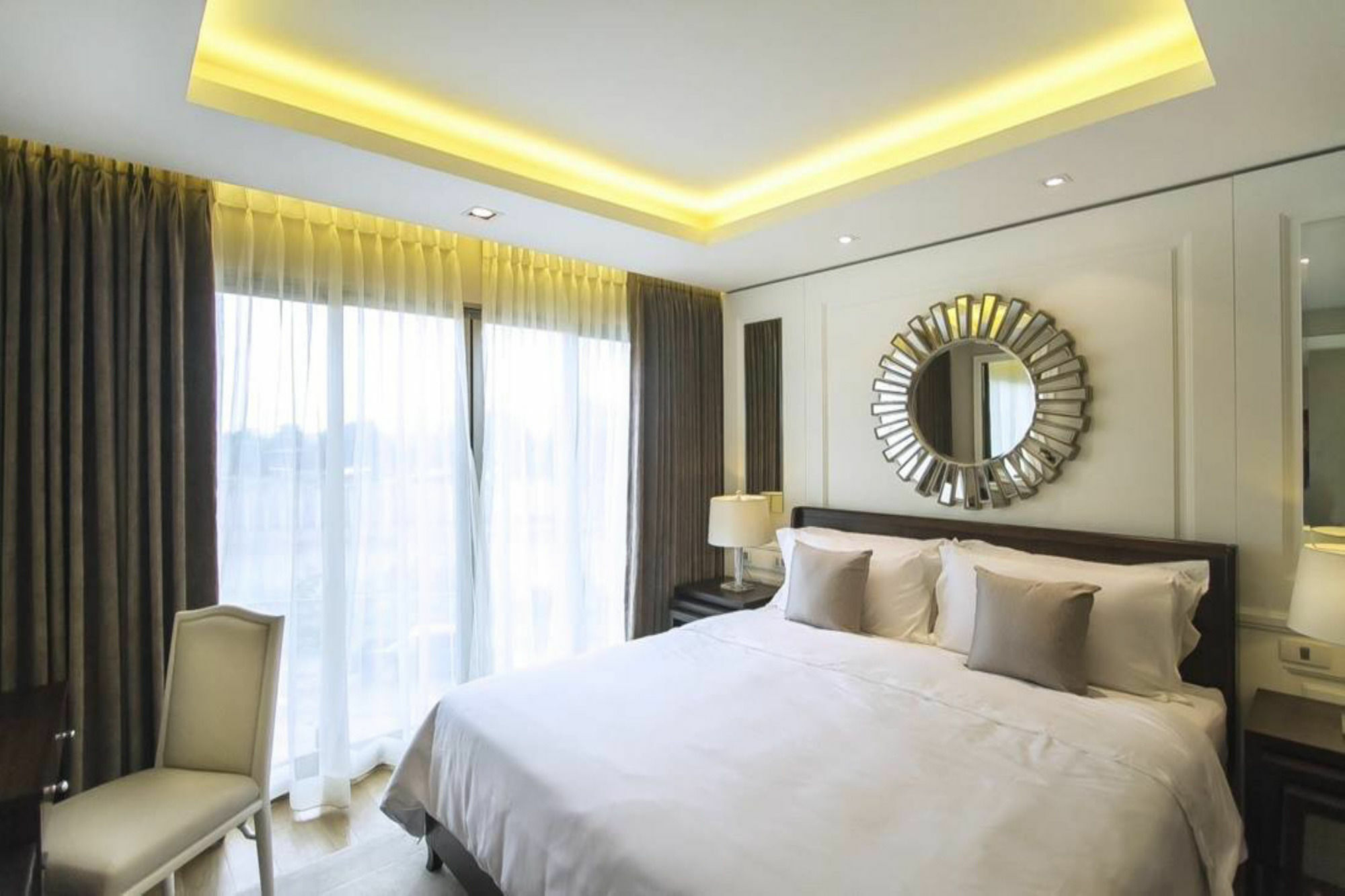 The Riverside 5*