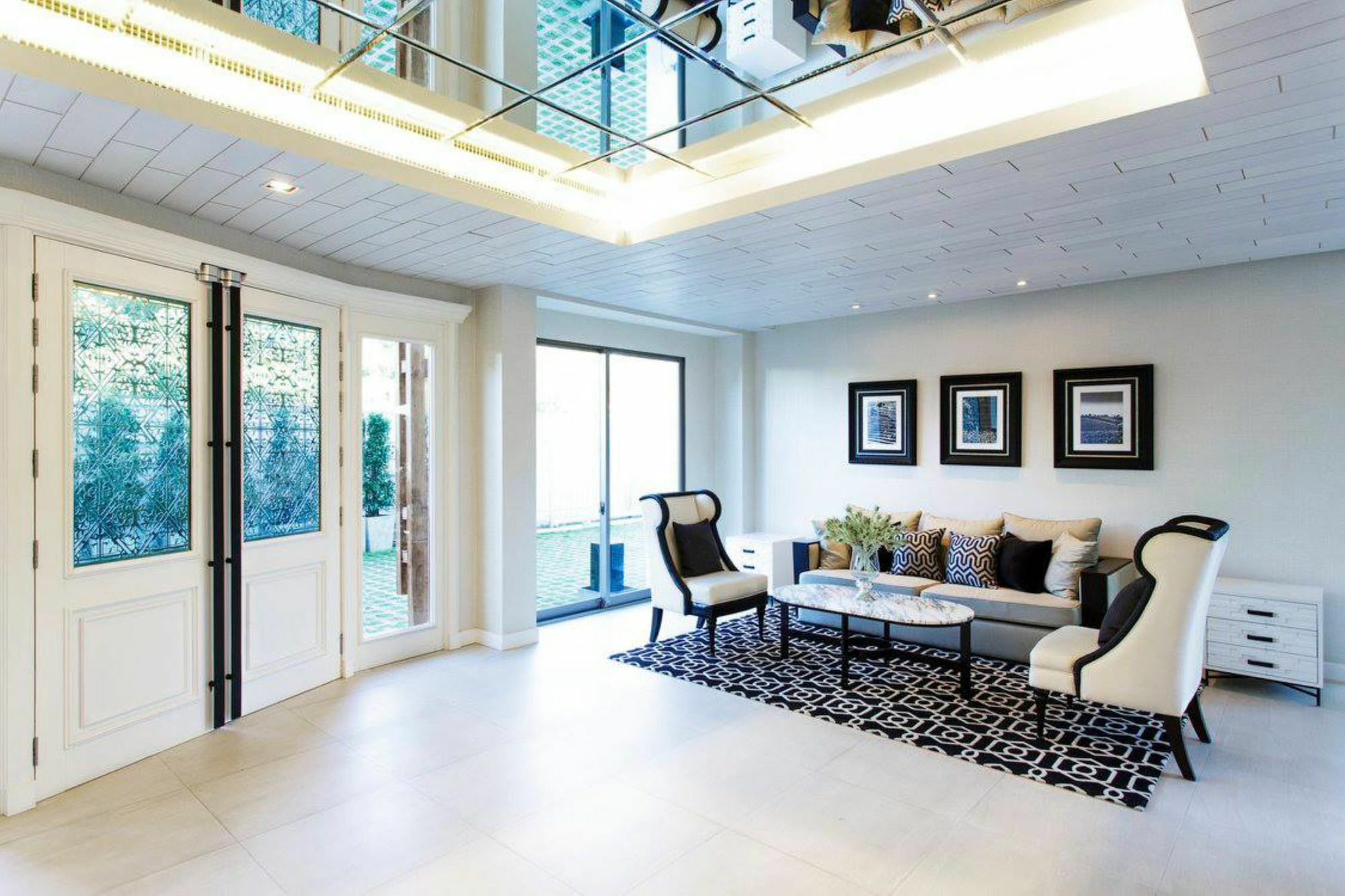 The Riverside 5*