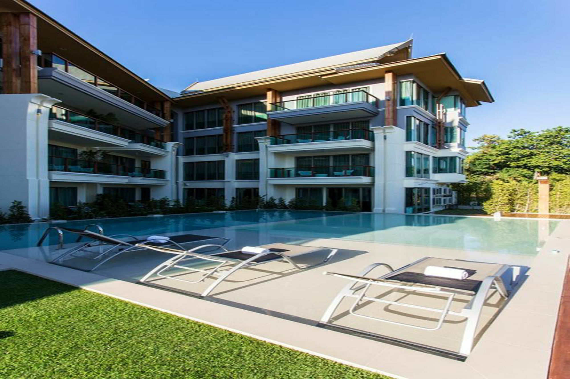 The Riverside 5*