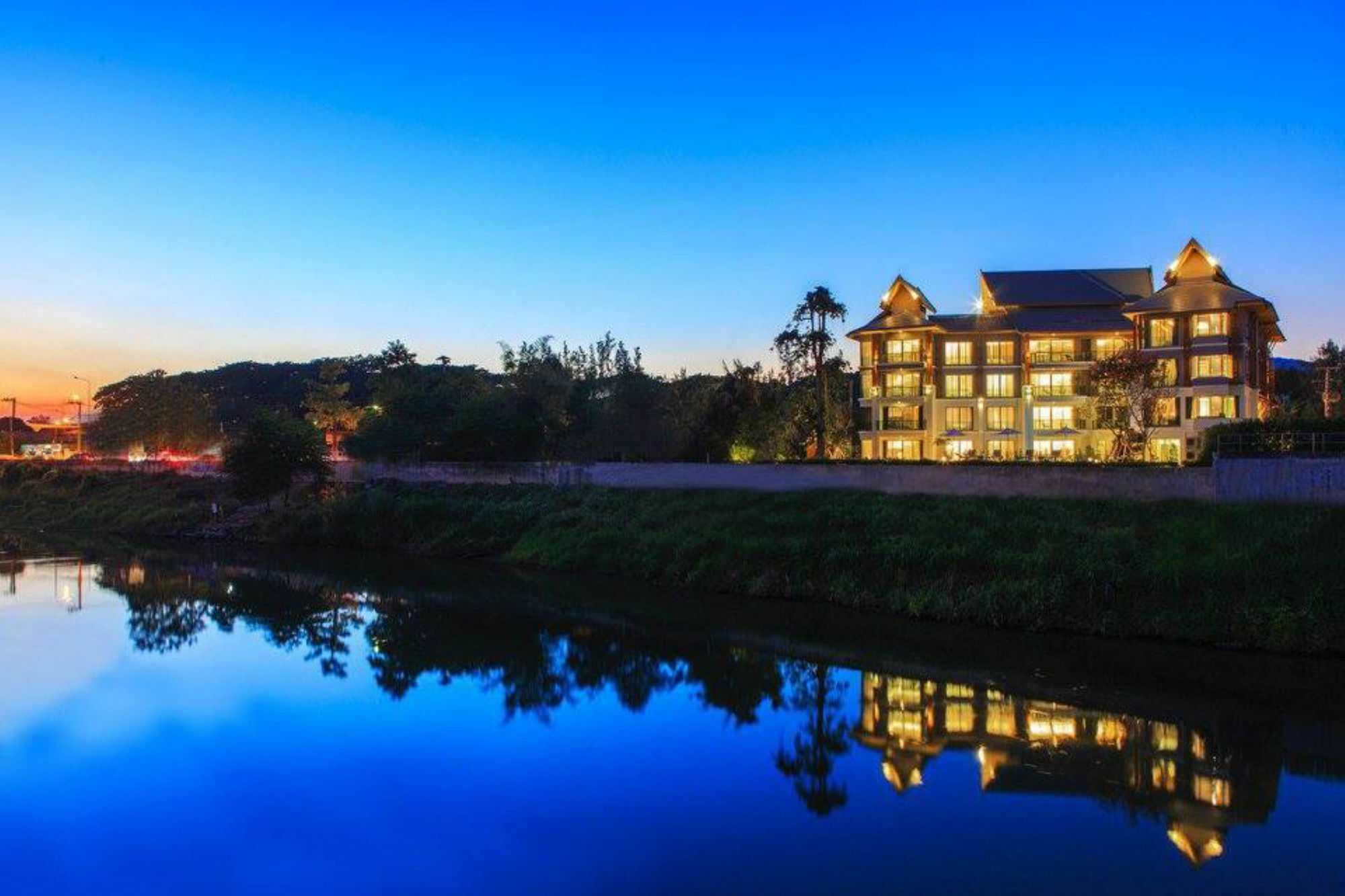 The Riverside Hotel