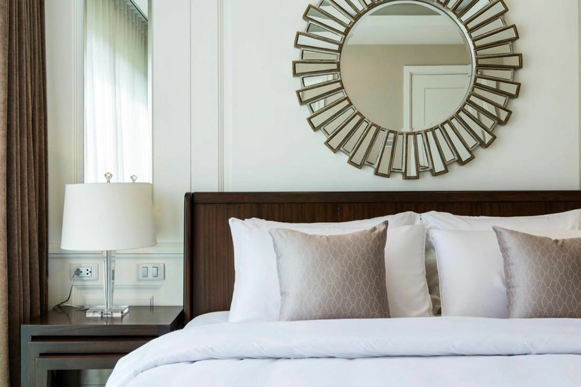 The Riverside 5*