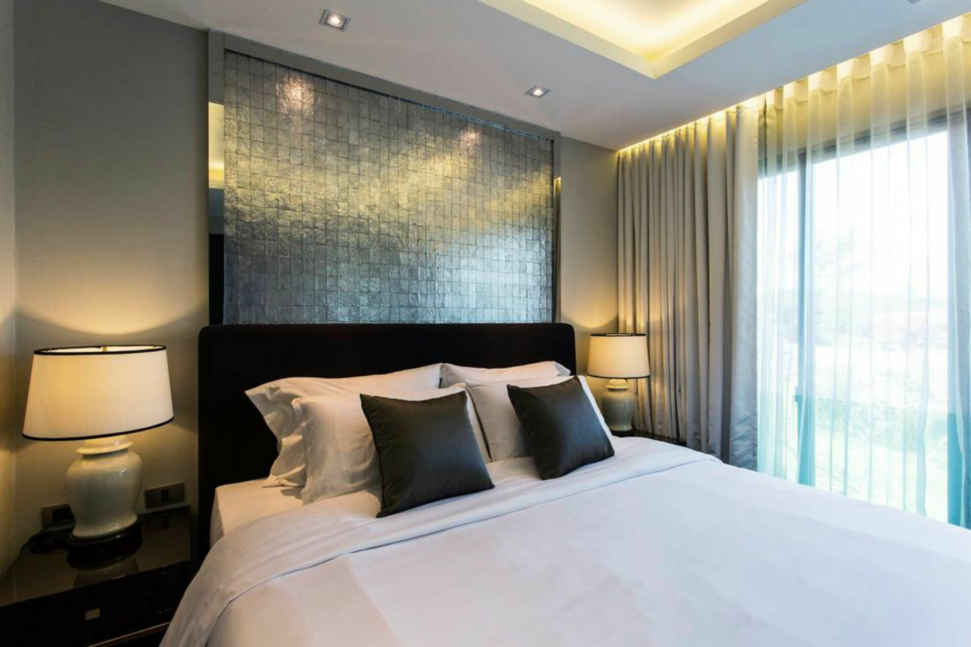 The Riverside 5*