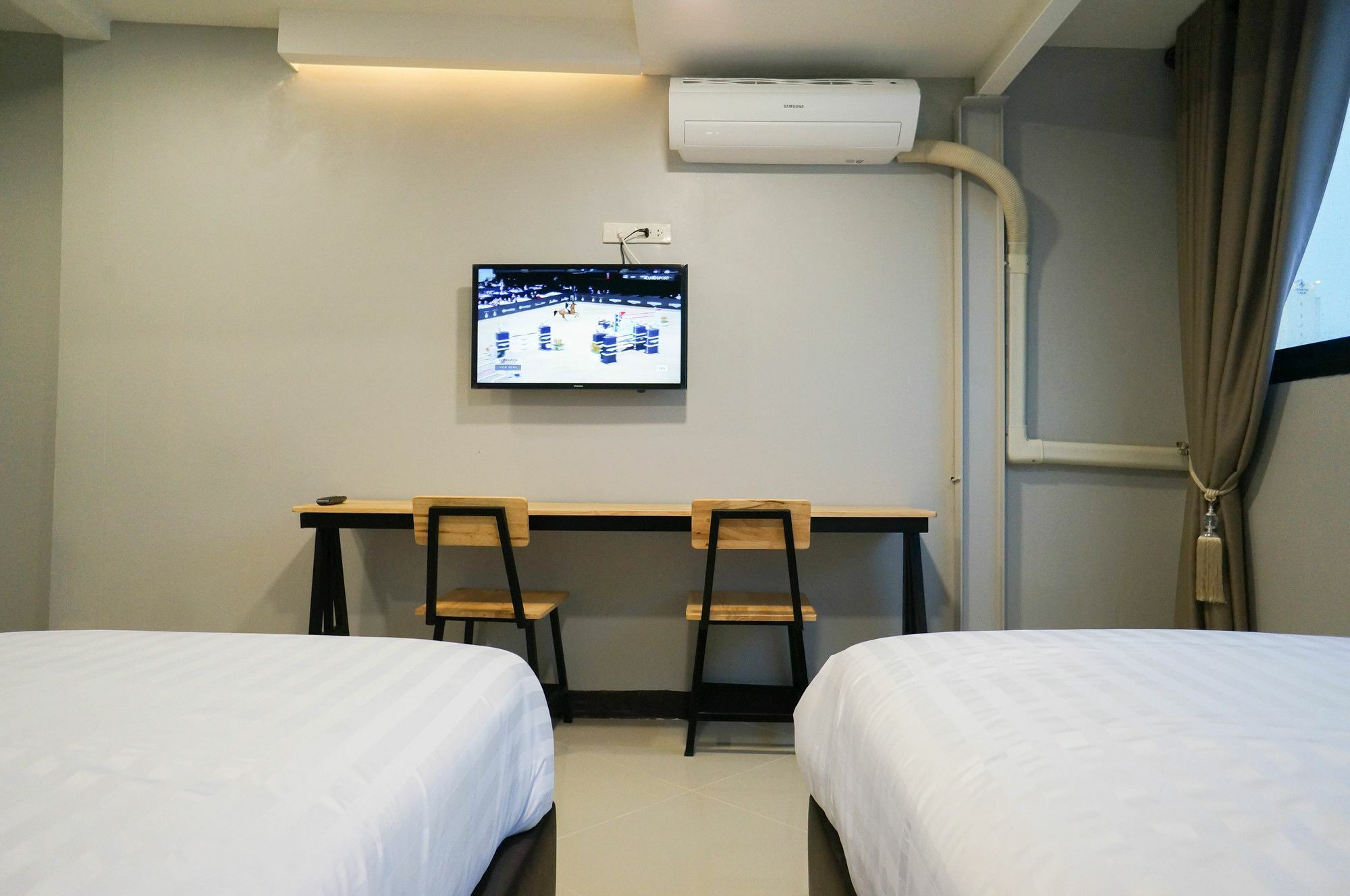 Lux Night Bazaar Hotel
