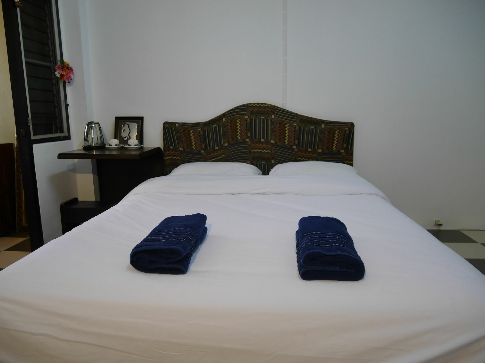 Ticha Guest house 2*