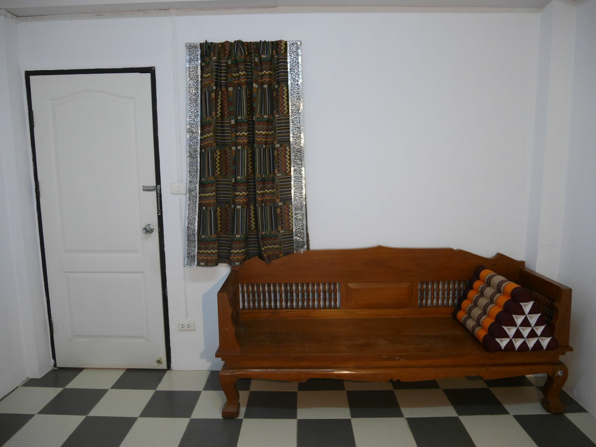 Ticha Guest house 2*