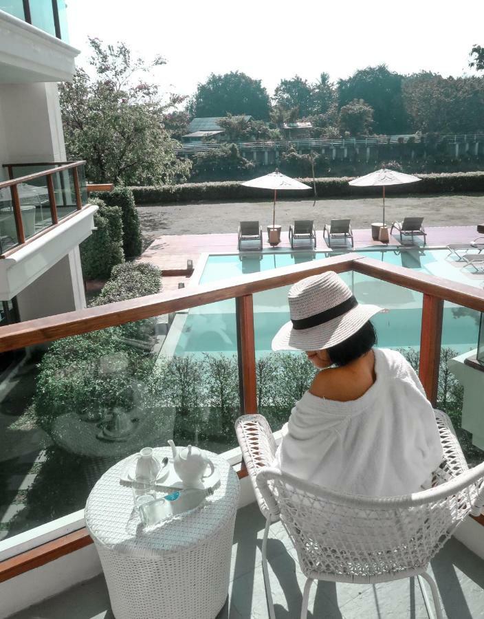 The Riverside 5*
