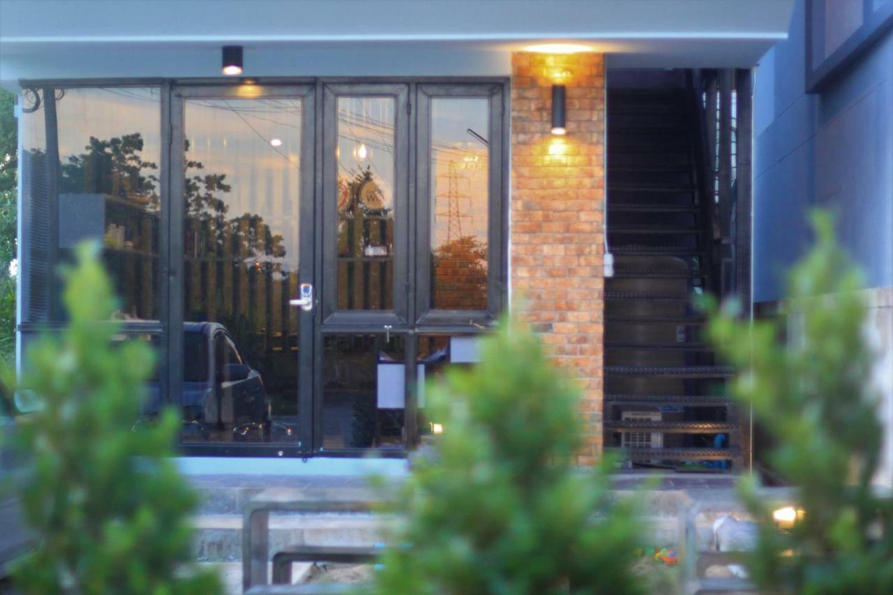 The Nichehome Waterside Living 3*