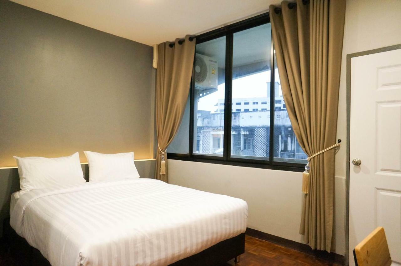 Lux Night Bazaar Hotel