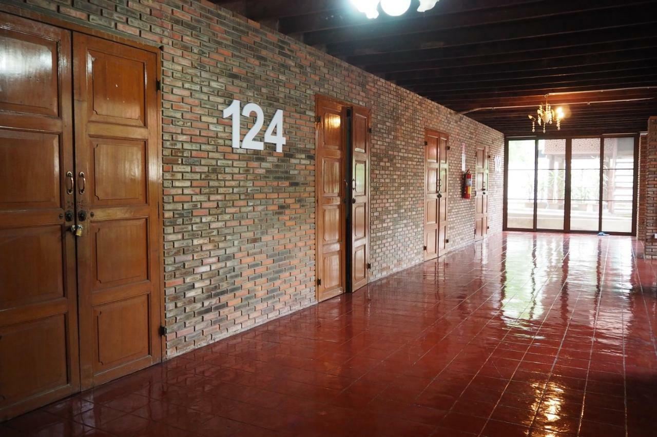 Hostel Insight *