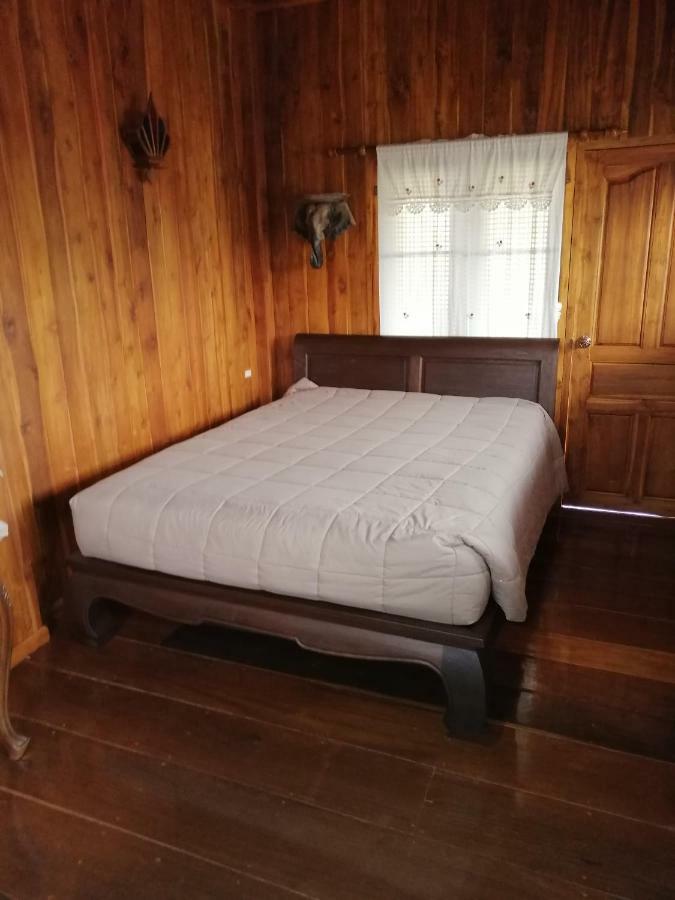 Villa Heanmaeloung Resort. *