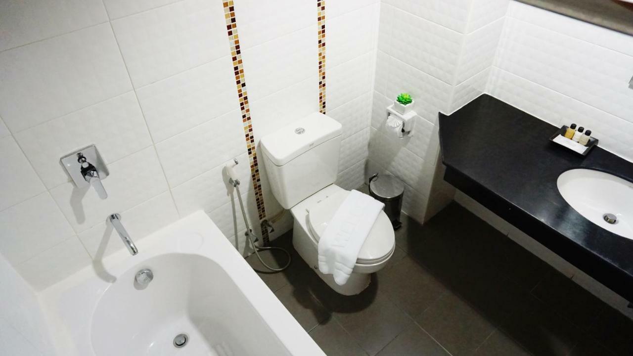 Hotel The Greenery & 3*
