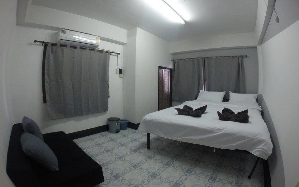 Purple Monkey Backpackers * Chiang Mai