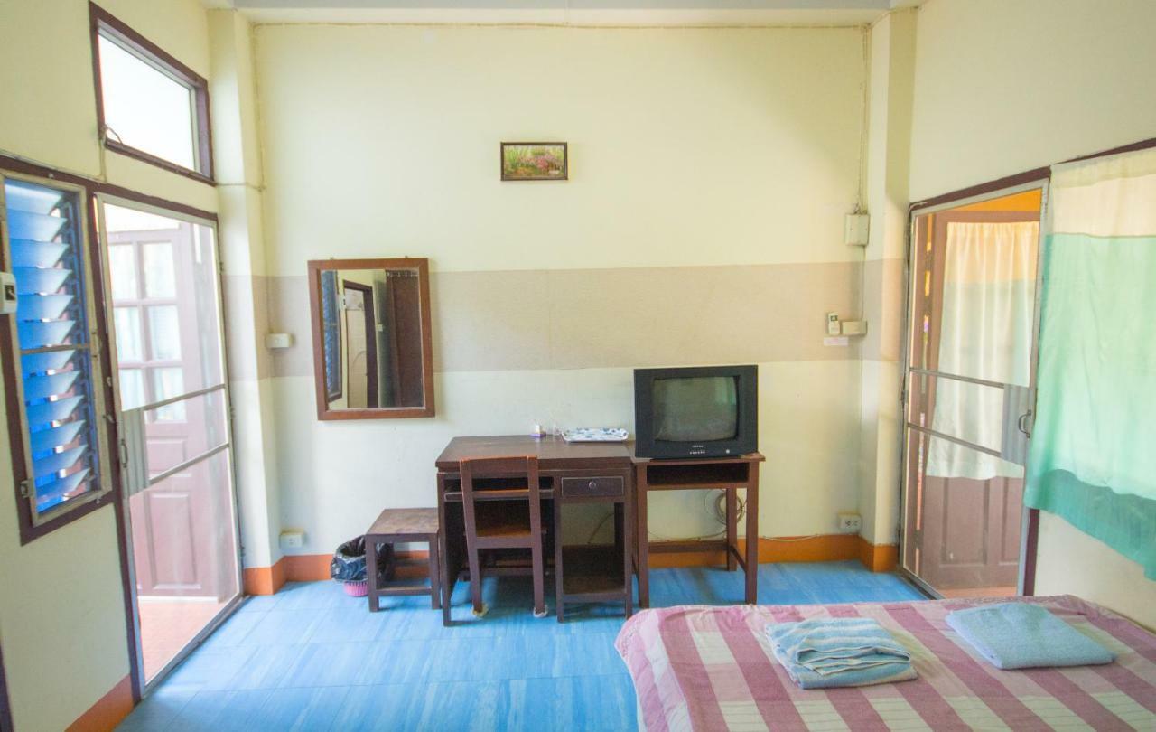 Hug Chang House Economy hotel 2*