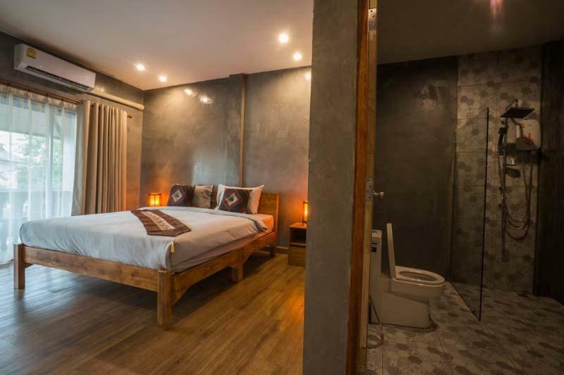Hotel Sriananpura 3*