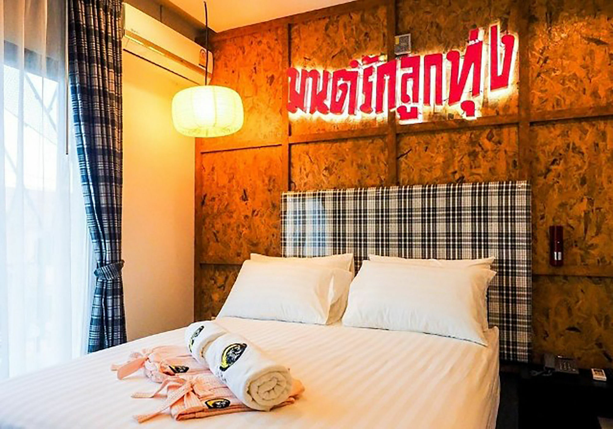 Hostel De Ja Moon