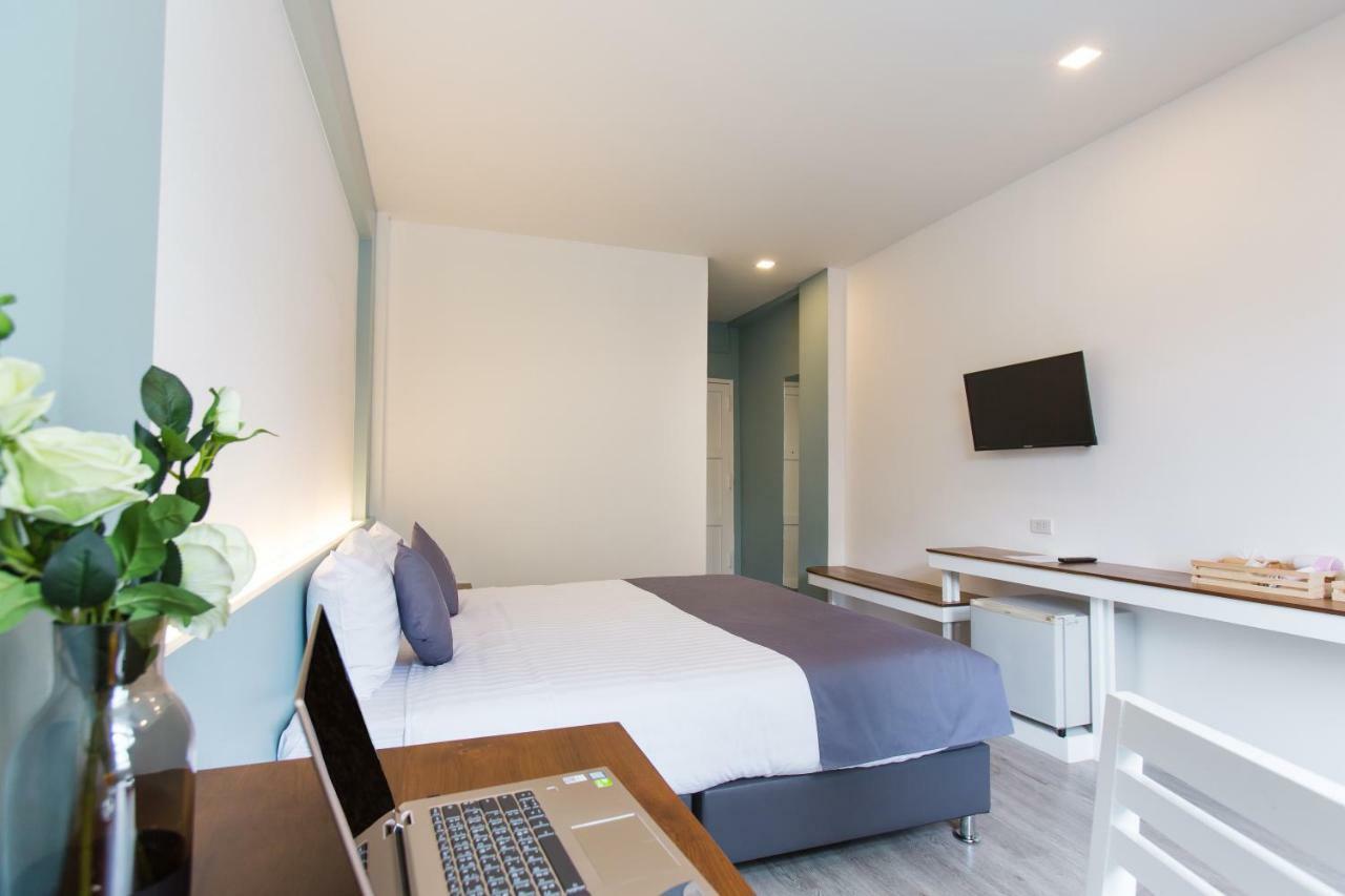 Hotel At The Train 3*