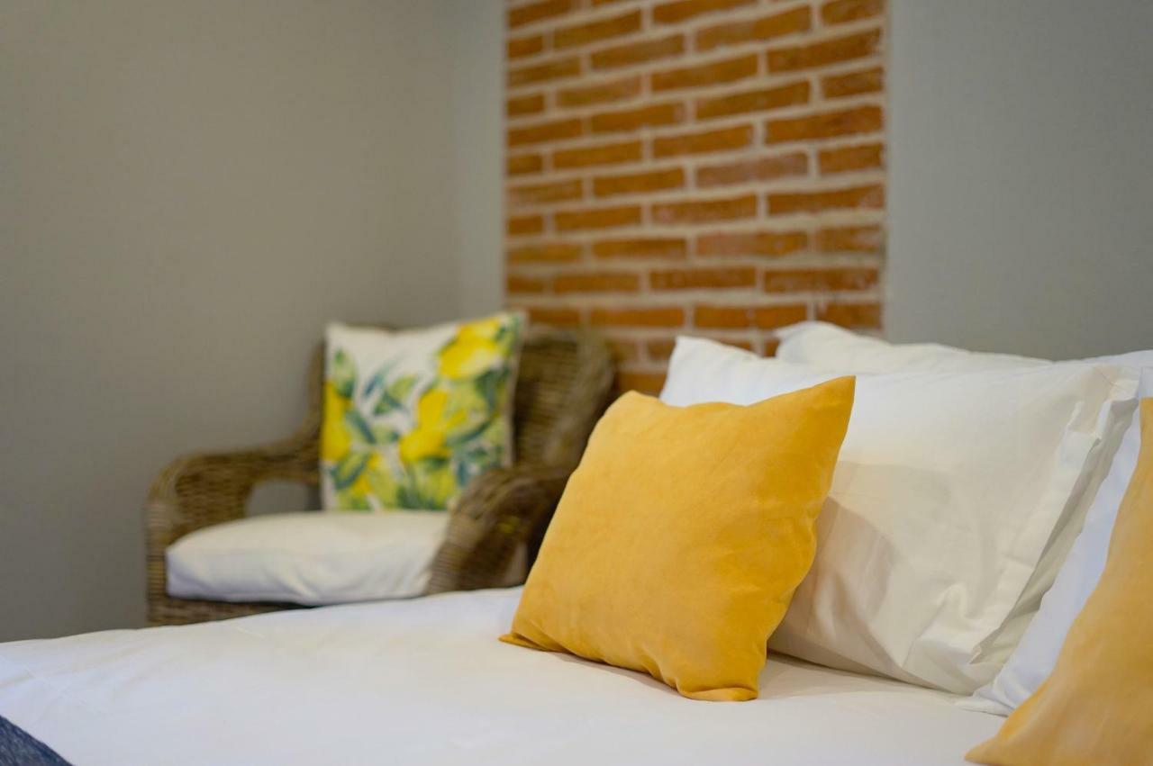 Yellow Pillow Village 3*