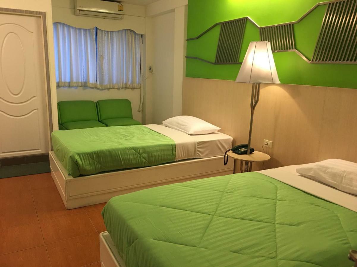 Highway Hotel