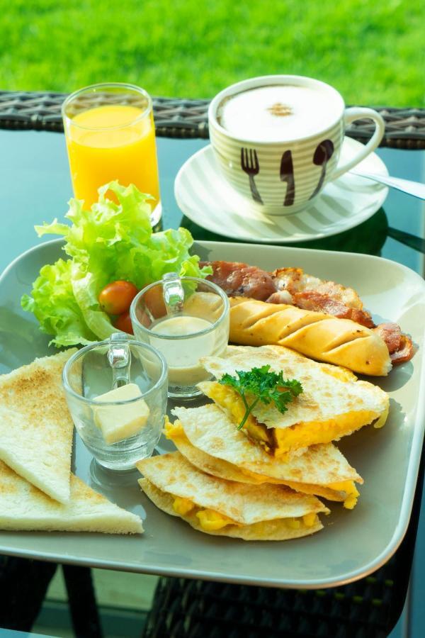 Hotel Nantra Chiangmai Riverfront 4*