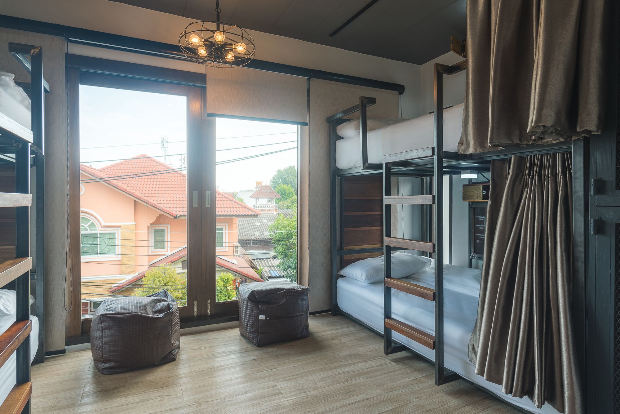 Hotel 33 Poshtel (adults Only)