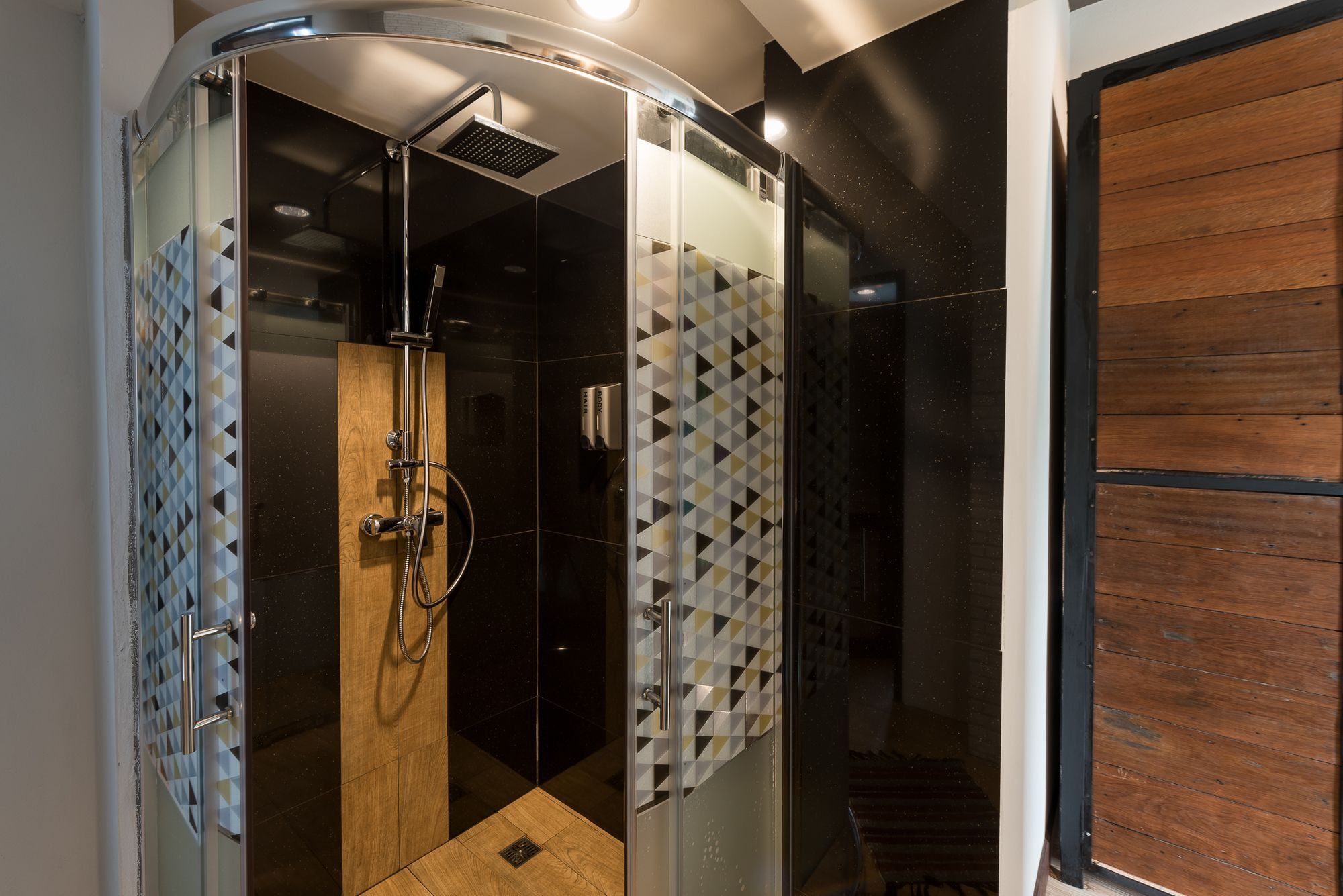 33 Poshtel (adults Only) Hotel 3*