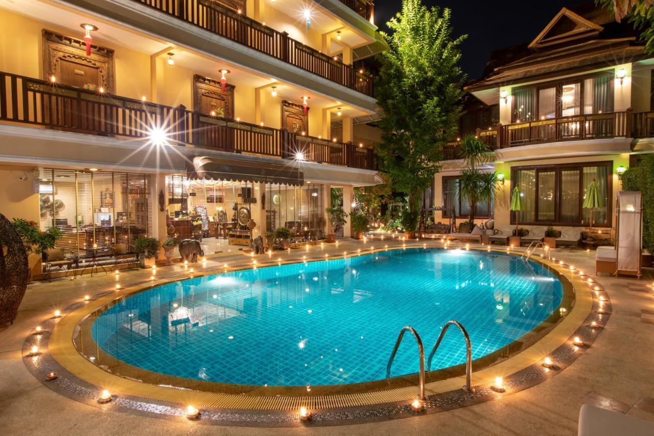 Hotel At