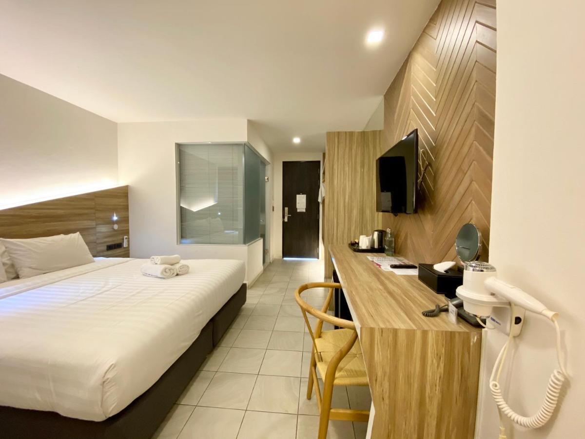 Hotel We Terminal 4*