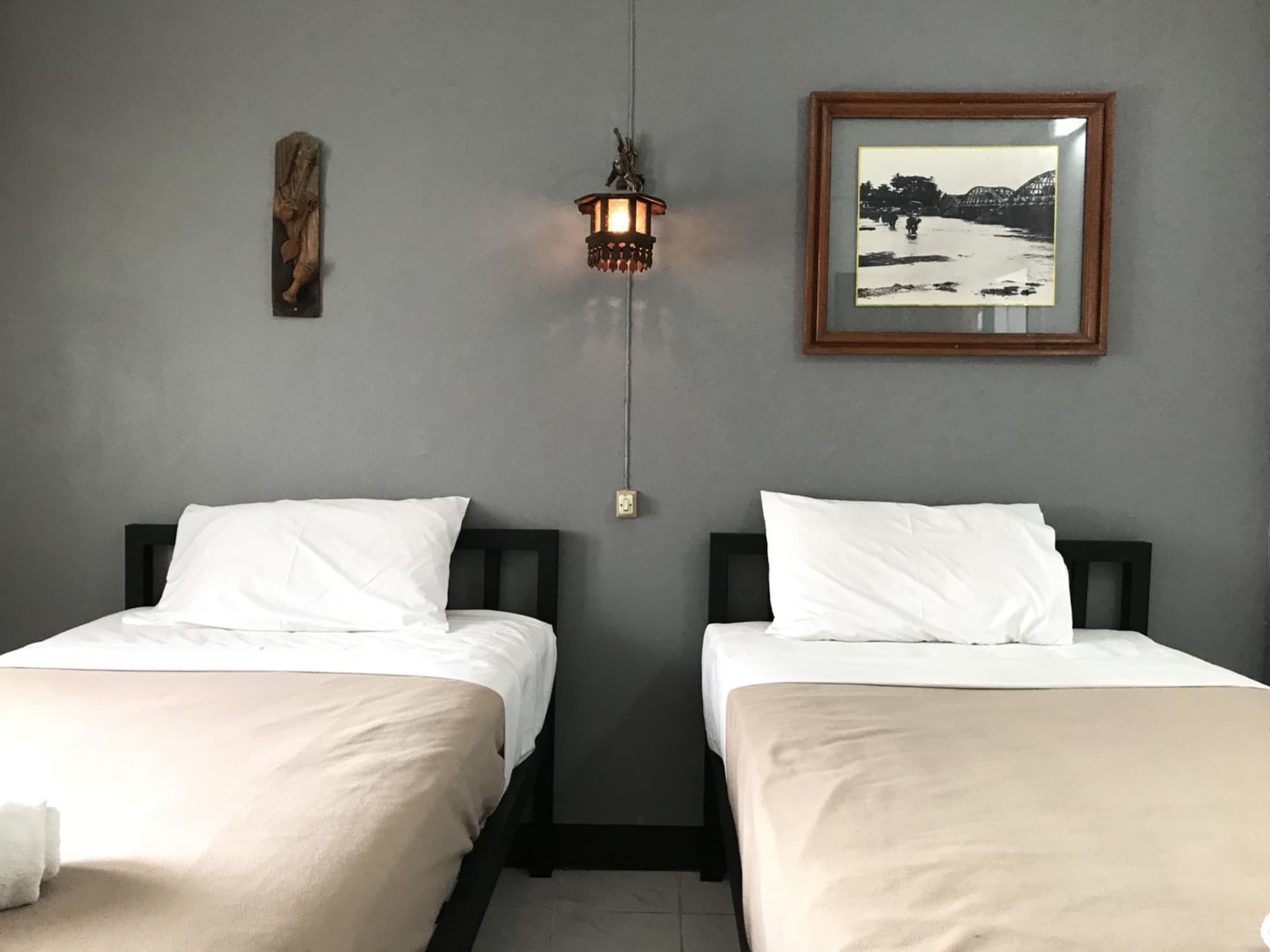 Royal Thapae Gate Hotel
