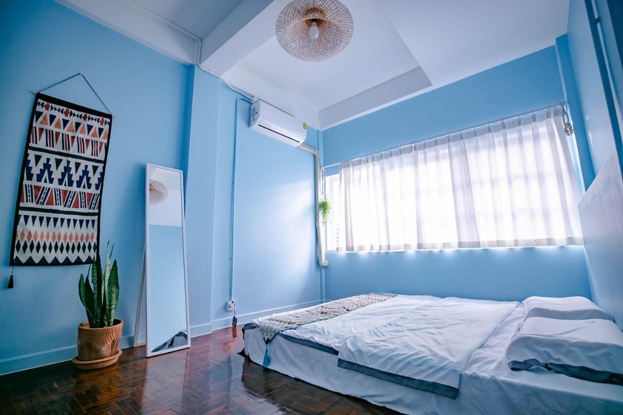 Float's House *