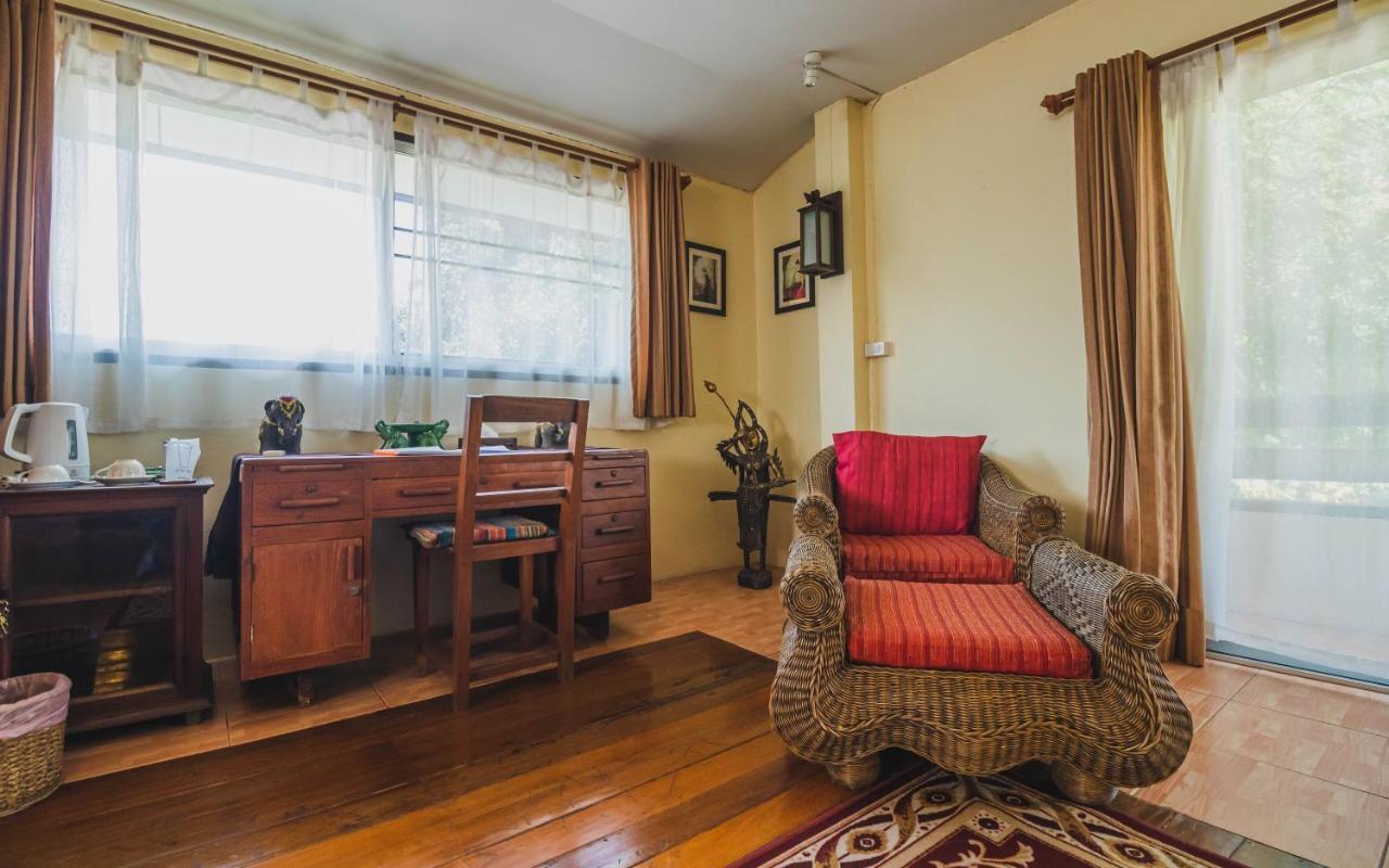 Joy's House & Tour Bed & Breakfast