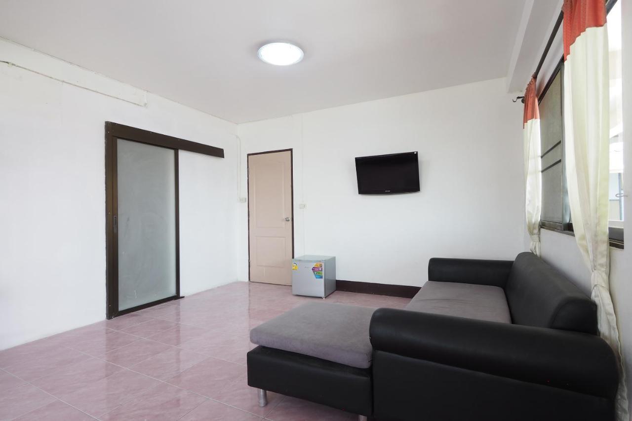 Oyo 817 Noble Thippanate Hotel Chiang Mai