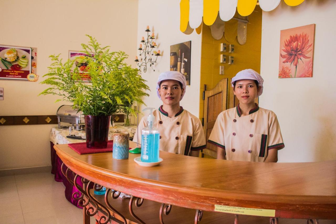 People Place Boutique In Town - Sha Extra Plus 3*