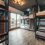 33 Poshtel (Adults Only)