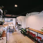 Bloomz Hostel