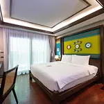 At Gate Thaphae Hotel