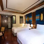 At Gate Thaphae Hotel