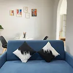 Quiet Condo In Downtown