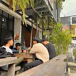 Hobnob Hostel (Adults Only)