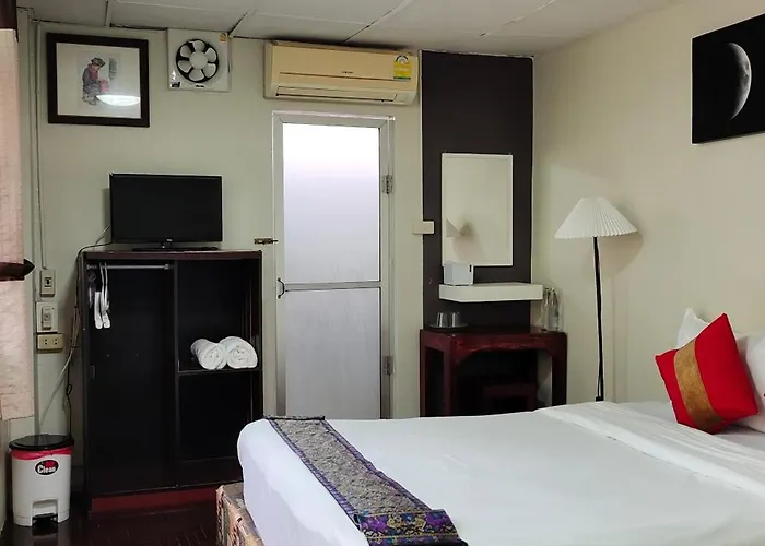 Born Guest House