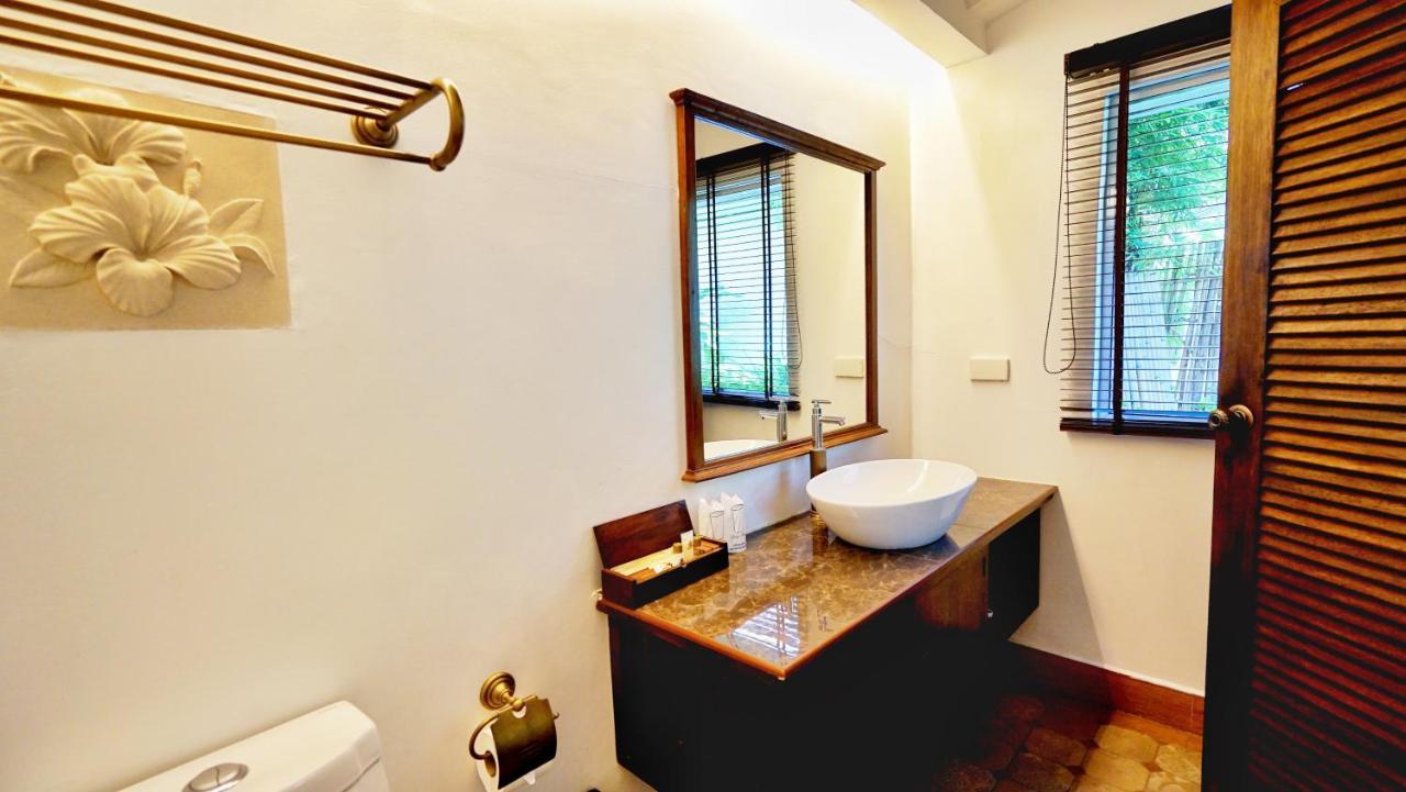 E-outfitting Boutique Resort