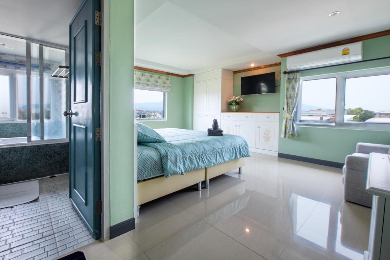 The Lilly Hotel 3*
