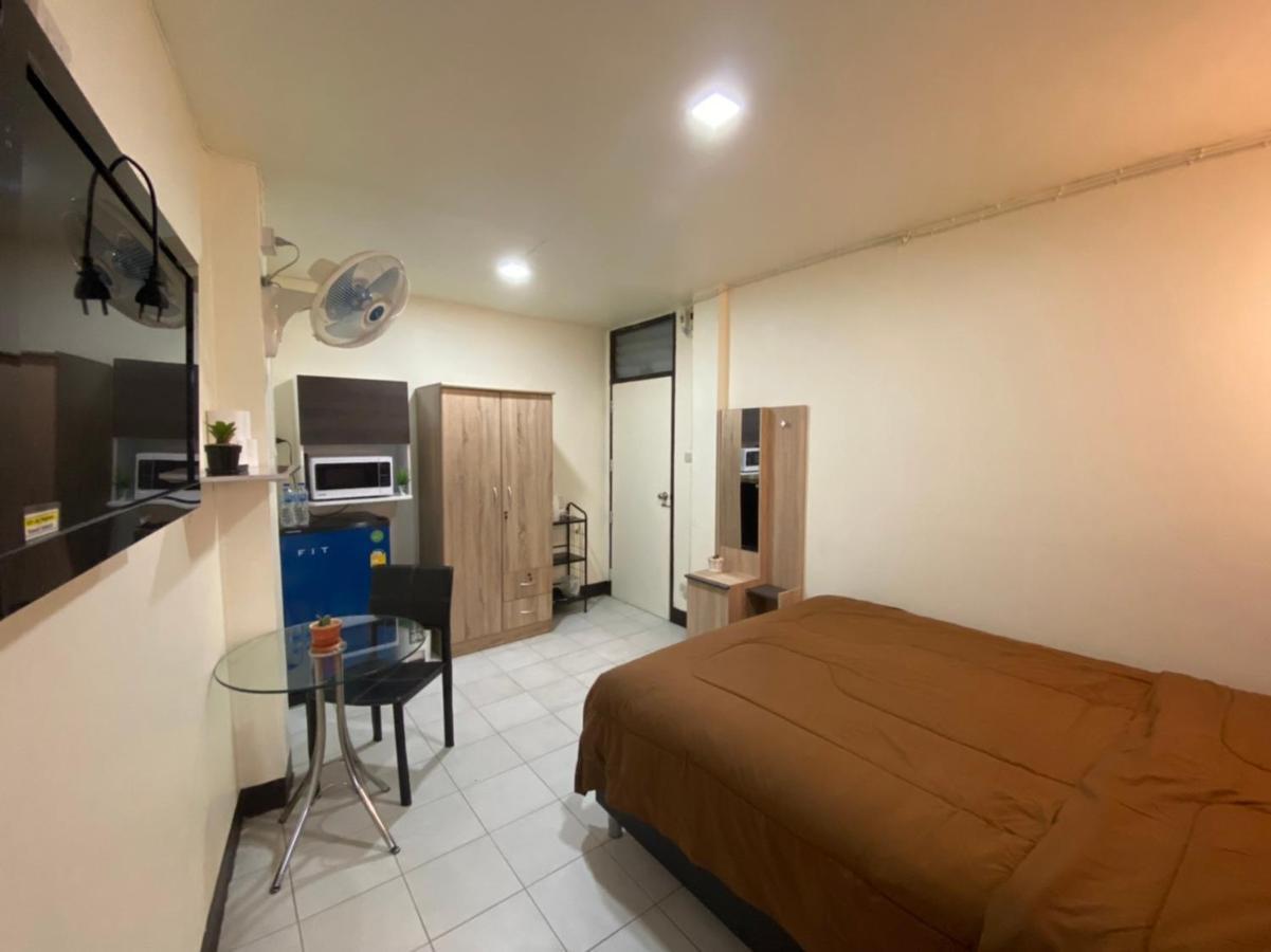 Apartment Ban Pongphan *