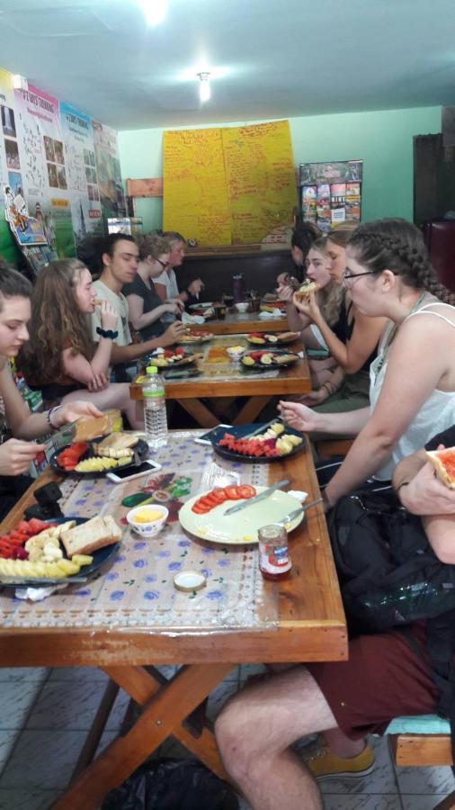 Jay And Restaurant (adults Only) Rumah tetamu