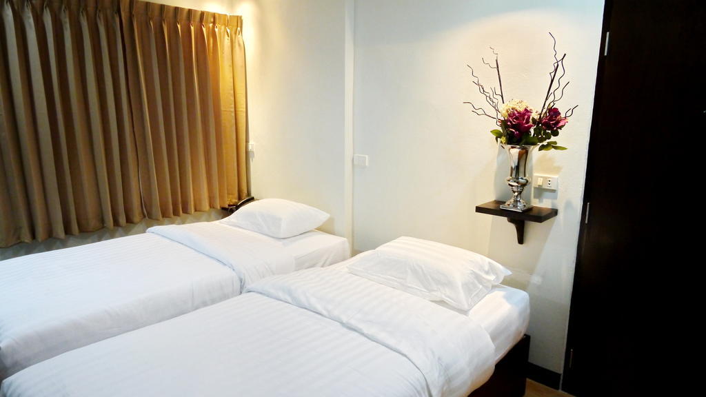 Basic Line @ Loikroh Hotel Chiang Mai