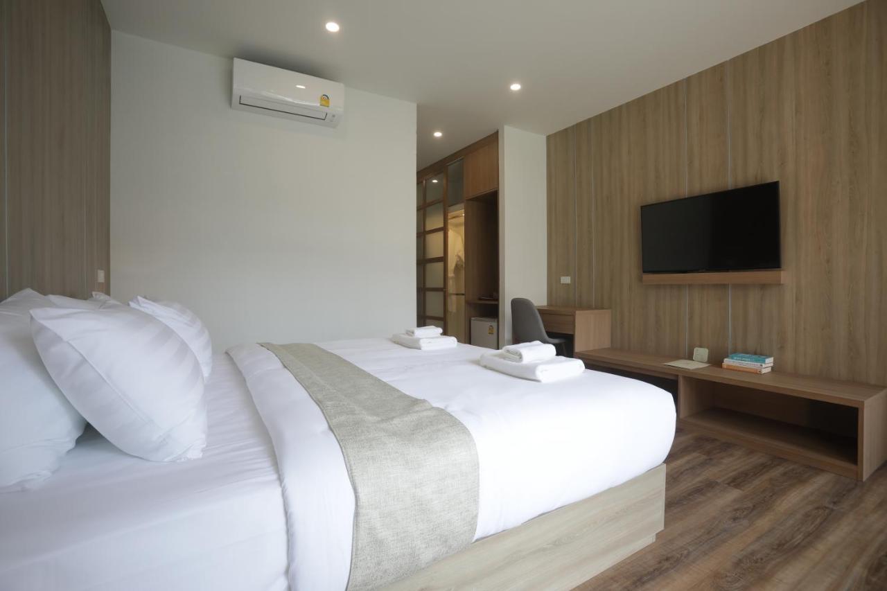 Hotel Four O'clock Chiang Mai