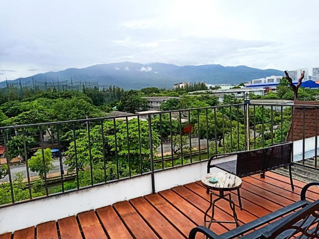 The Moon House Guest house *